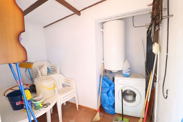 Image No.47-4 Bed Country House for sale