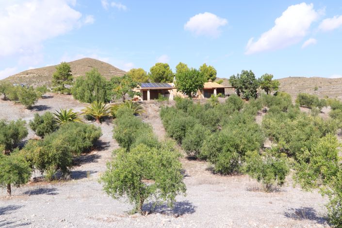 Image No.1-4 Bed Country House for sale