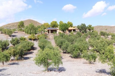 4 Bed Country House for sale