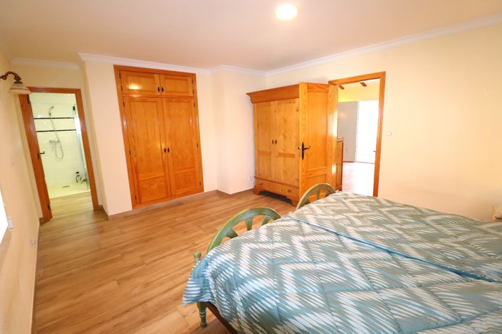 Image No.26-4 Bed Country House for sale