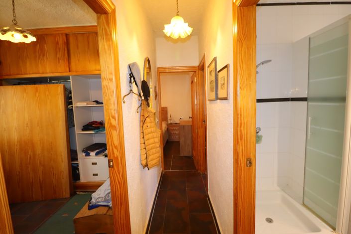 Image No.25-4 Bed Country House for sale