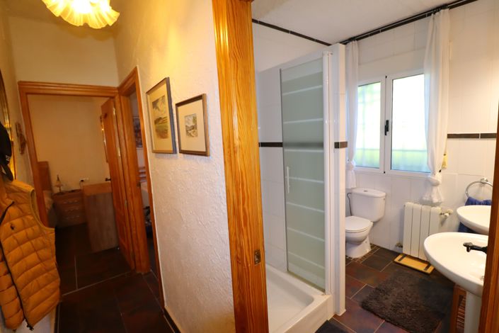 Image No.29-4 Bed Country House for sale