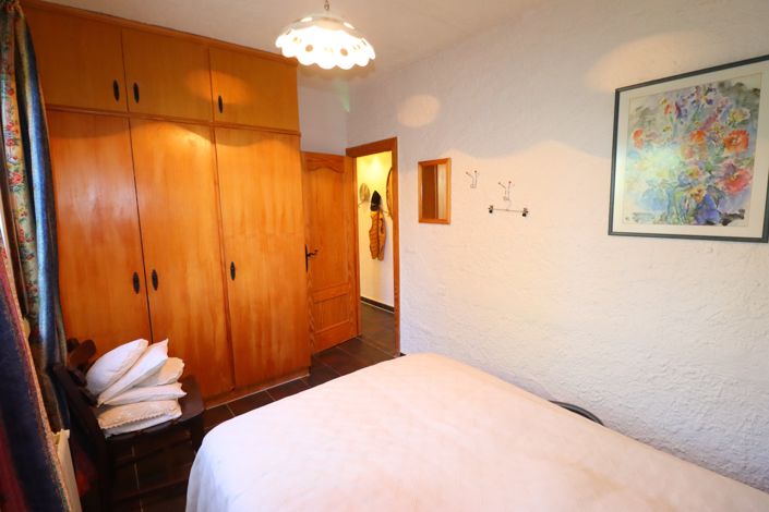 Image No.31-4 Bed Country House for sale