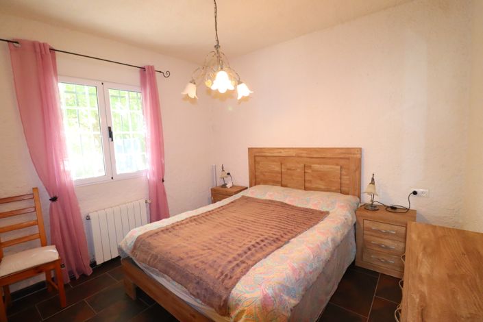 Image No.32-4 Bed Country House for sale