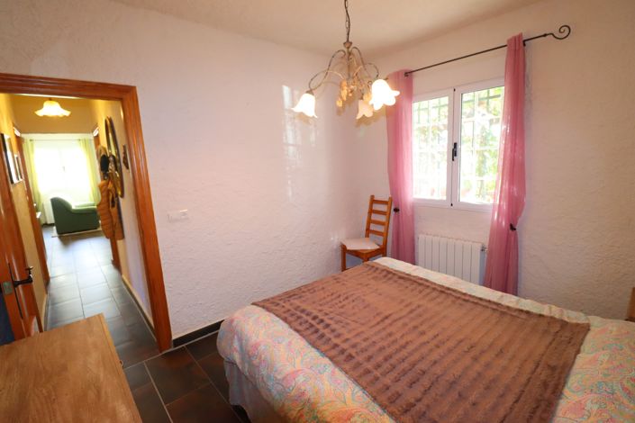 Image No.33-4 Bed Country House for sale