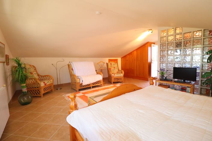 Image No.37-4 Bed Country House for sale