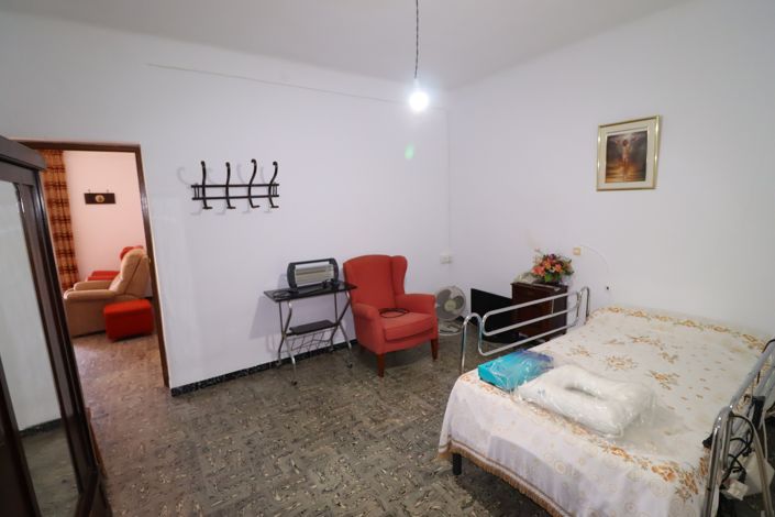 Image No.19-3 Bed Country House for sale