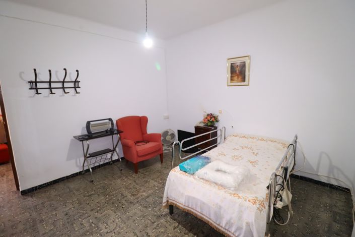 Image No.20-3 Bed Country House for sale