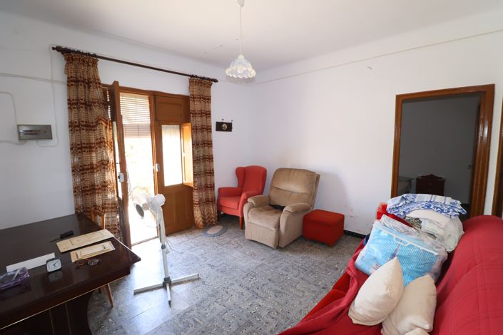 Image No.8-3 Bed Country House for sale