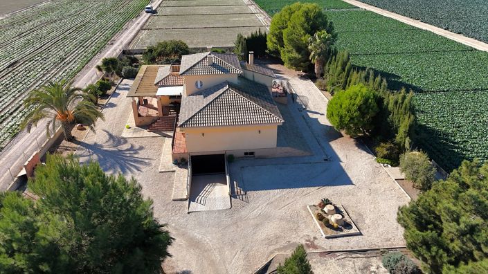 Image No.2-4 Bed Villa for sale