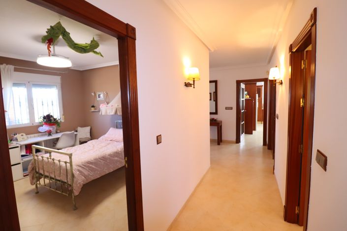 Image No.21-4 Bed Villa for sale