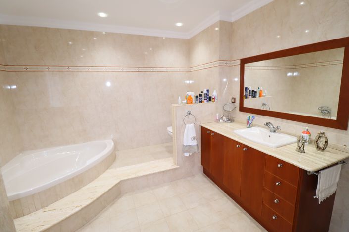 Image No.30-4 Bed Villa for sale