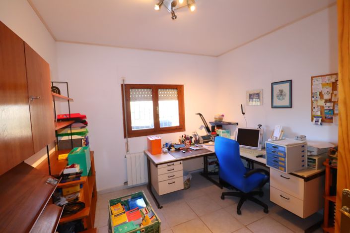 Image No.16-5 Bed Country House for sale