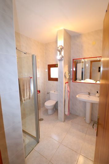 Image No.17-5 Bed Country House for sale