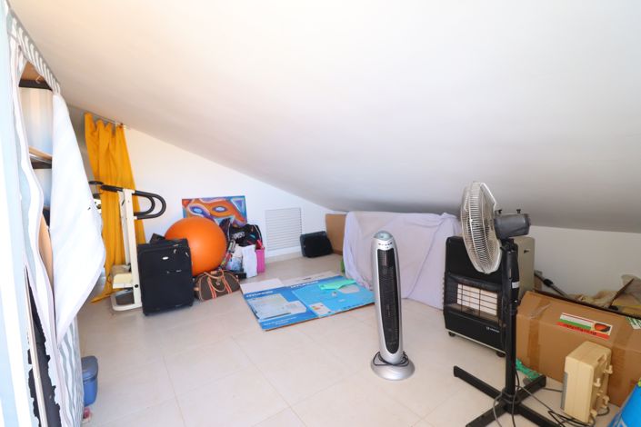 Image No.44-5 Bed Country House for sale