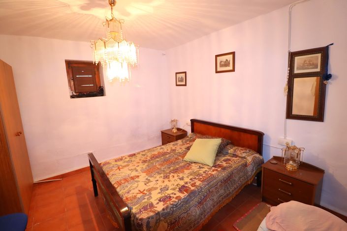 Image No.19-3 Bed Country House for sale