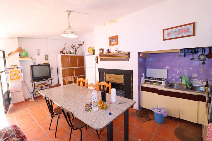 Image No.6-3 Bed Country House for sale