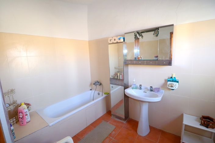 Image No.9-3 Bed Country House for sale