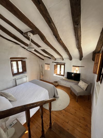 Image No.40-8 Bed Cortijo for sale