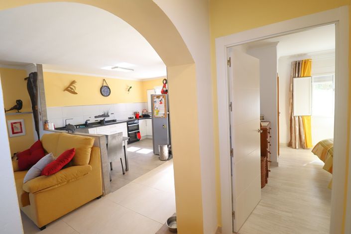 Image No.17-3 Bed Country House for sale