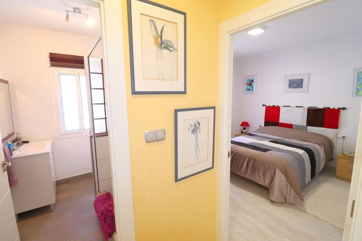 Image No.18-3 Bed Country House for sale