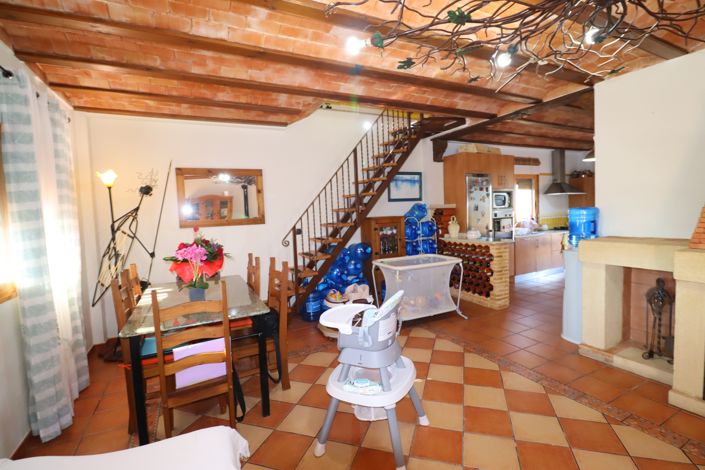 Image No.12-6 Bed Country House for sale