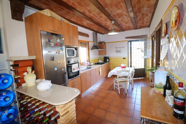 Image No.13-6 Bed Country House for sale