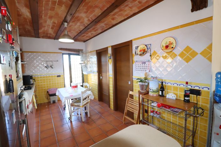 Image No.14-6 Bed Country House for sale