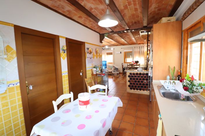 Image No.16-6 Bed Country House for sale