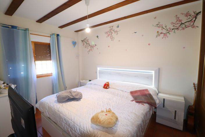 Image No.22-6 Bed Country House for sale