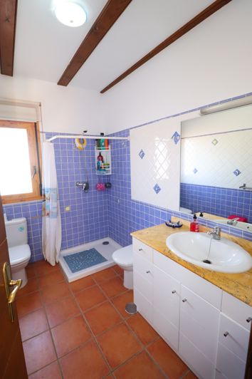 Image No.25-6 Bed Country House for sale