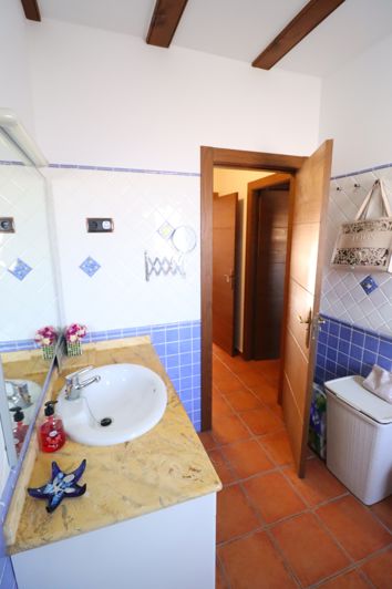 Image No.27-6 Bed Country House for sale