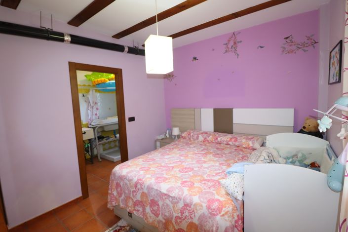 Image No.30-6 Bed Country House for sale