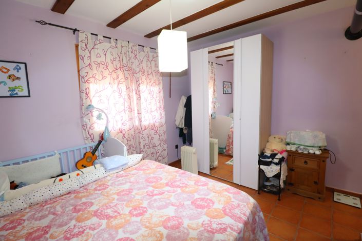 Image No.33-6 Bed Country House for sale