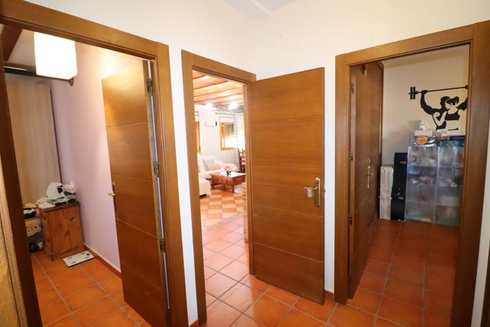 Image No.34-6 Bed Country House for sale