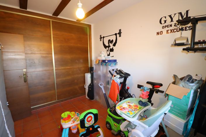 Image No.36-6 Bed Country House for sale