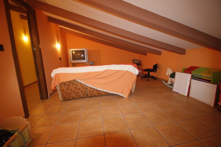 Image No.42-6 Bed Country House for sale