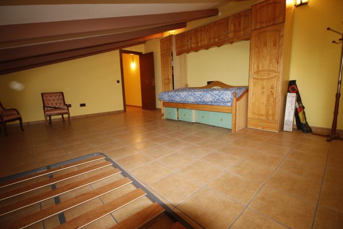 Image No.43-6 Bed Country House for sale