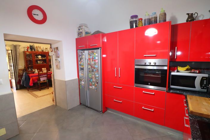 Image No.20-3 Bed Country House for sale