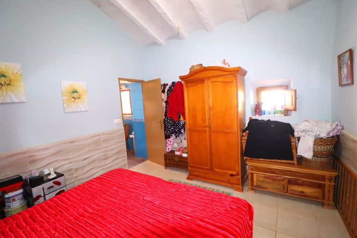 Image No.25-3 Bed Country House for sale