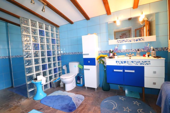 Image No.27-3 Bed Country House for sale