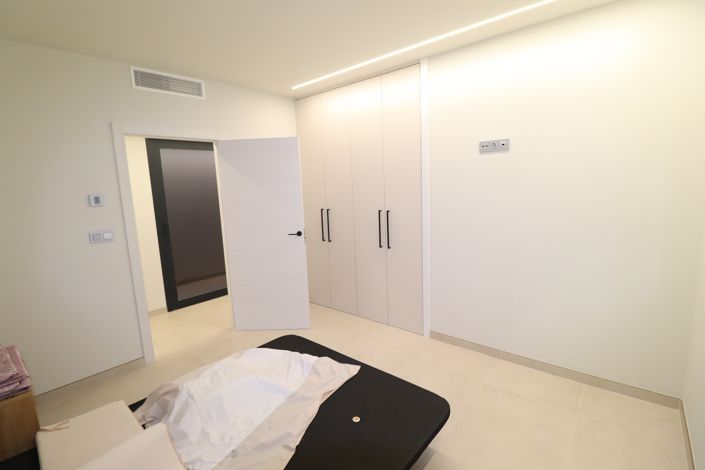 Image No.23-3 Bed Villa for sale