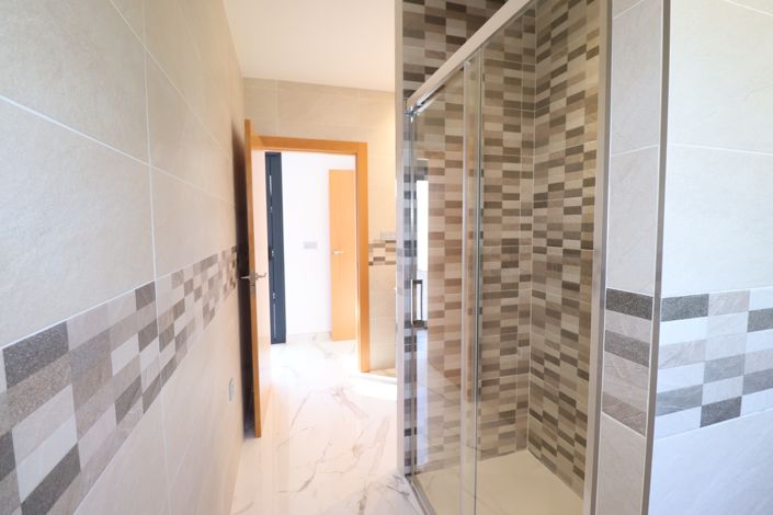 Image No.24-3 Bed Villa for sale