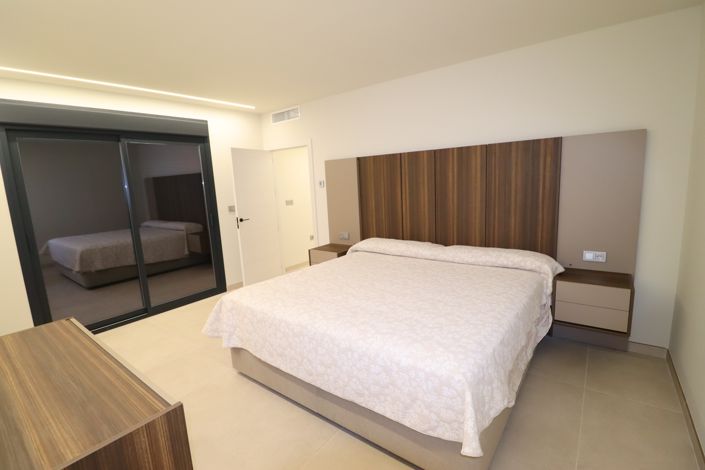Image No.25-3 Bed Villa for sale