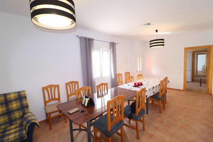Image No.7-5 Bed Country House for sale