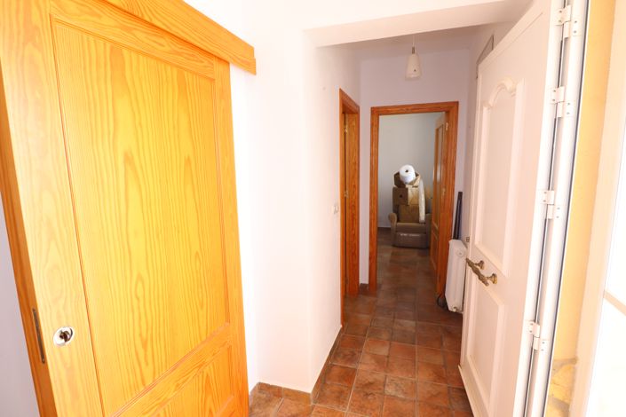 Image No.20-3 Bed Country House for sale