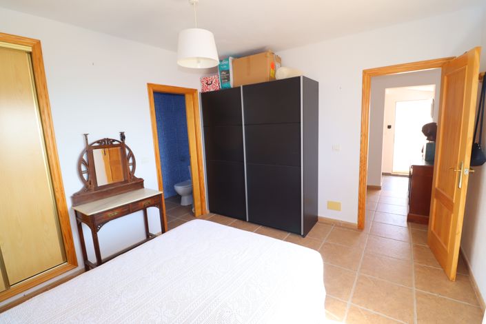 Image No.27-3 Bed Country House for sale