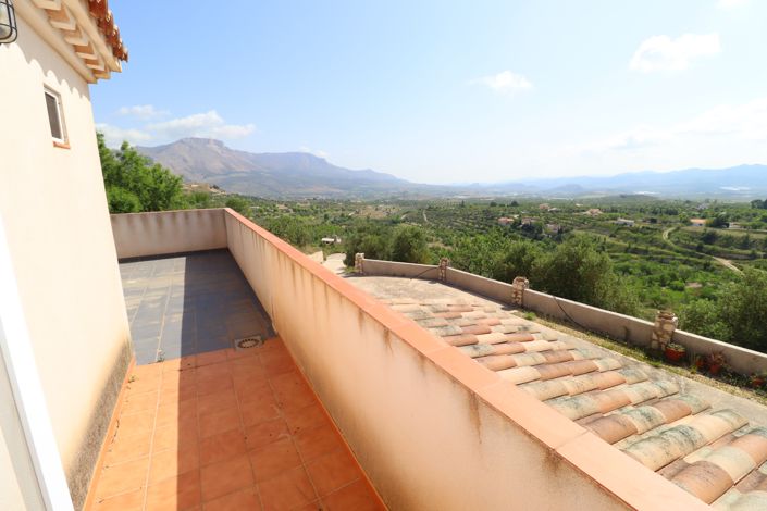 Image No.39-3 Bed Country House for sale