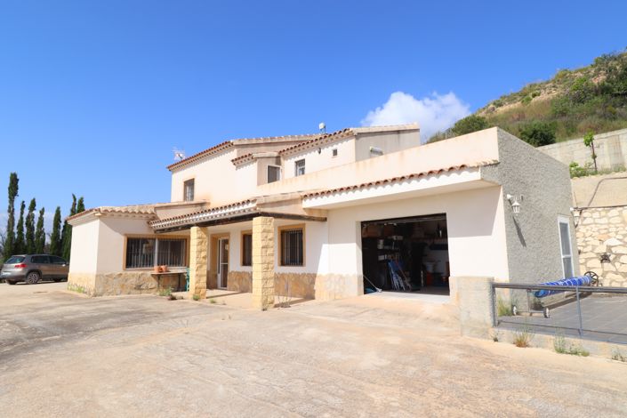 Image No.44-3 Bed Country House for sale
