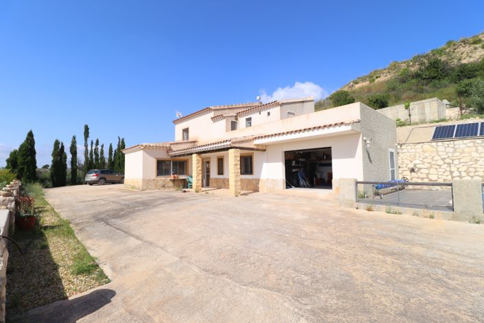 Image No.7-3 Bed Country House for sale